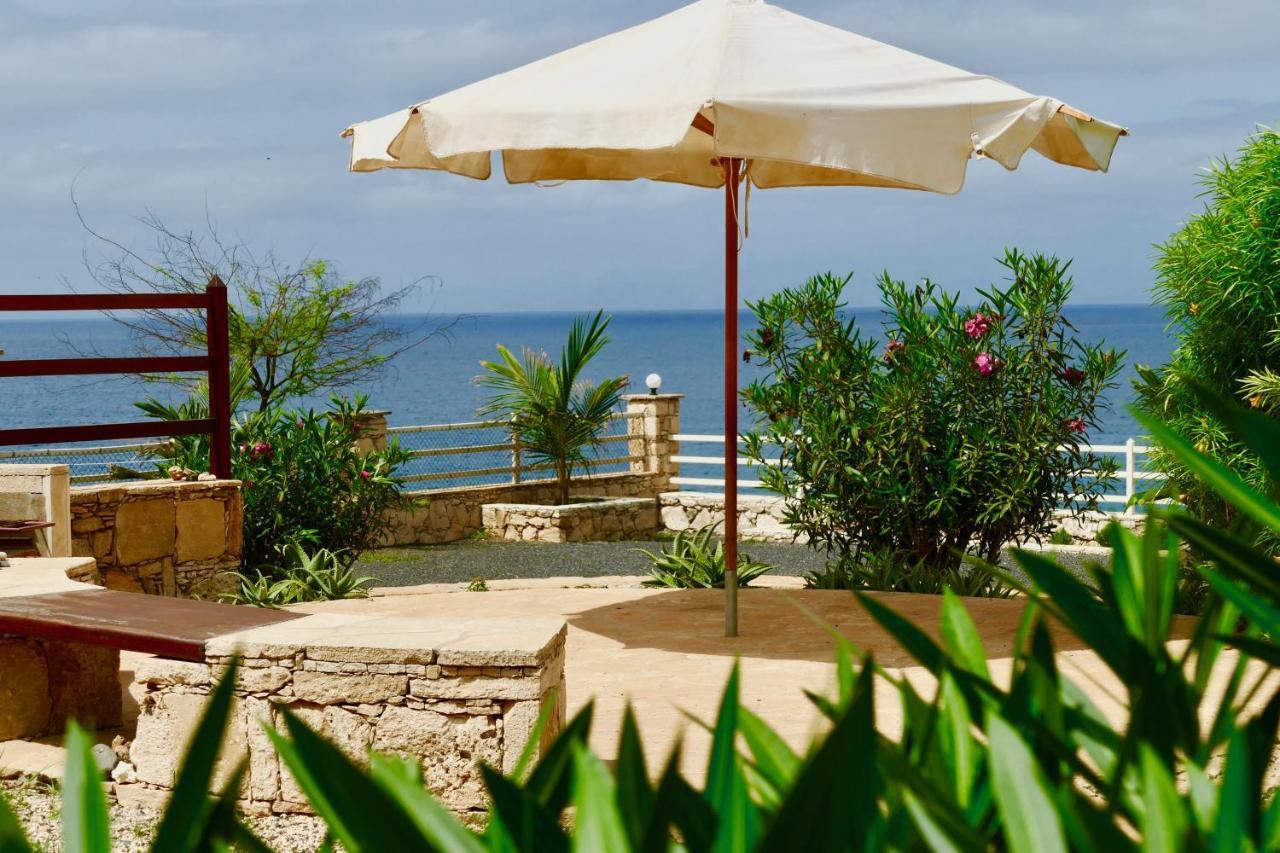 Casita Solemar Direkt Am Atlantik Villa Calheta Luaran gambar